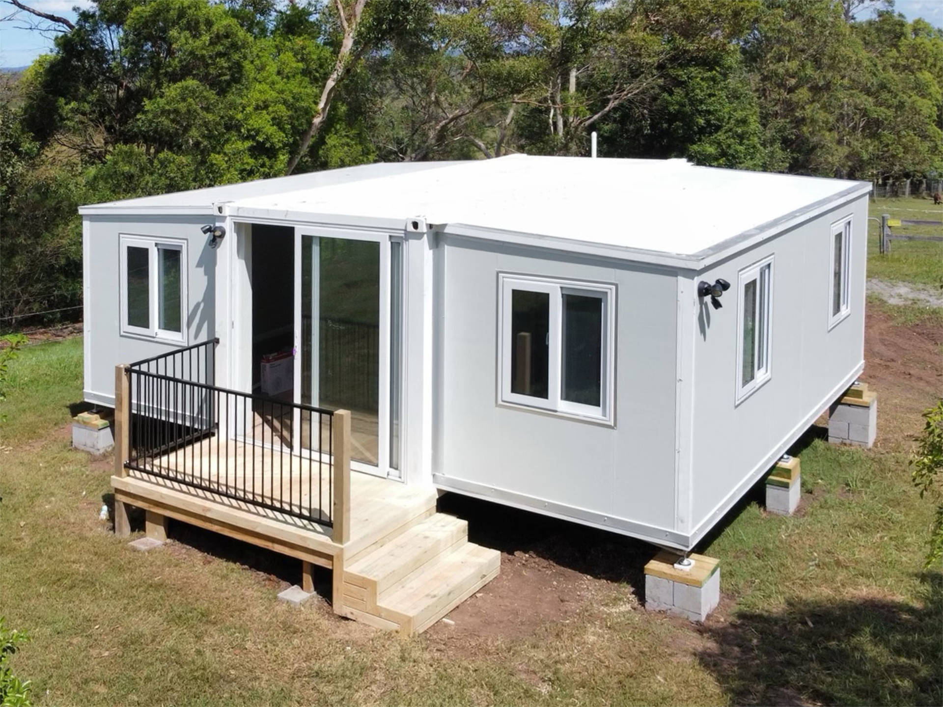 Expandable Container House - Factory-built 20ft and 40ft expandable container house solutions for homes, offices, dormitories, camps and fast-deployment accommodation projects